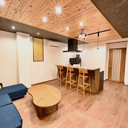 Manabi-Stay Takayama Sakura 提携駐車場利用可 古い町並みまで徒歩1分 最大9名宿泊可能な一等地で人工温泉を楽しむ Экстерьер фото