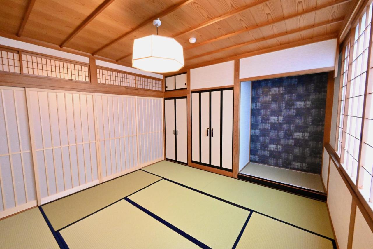 Manabi-Stay Takayama Sakura 提携駐車場利用可 古い町並みまで徒歩1分 最大9名宿泊可能な一等地で人工温泉を楽しむ Экстерьер фото